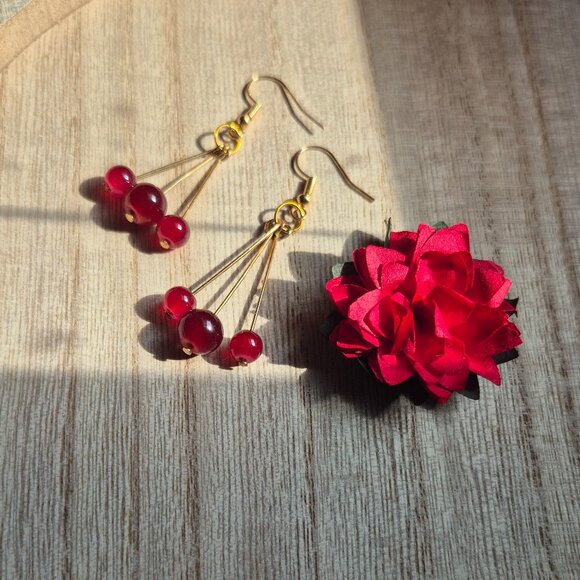 Handmade Triangular & Asymmetrical 3 Red Bead Earrings - Picture 3 of 4